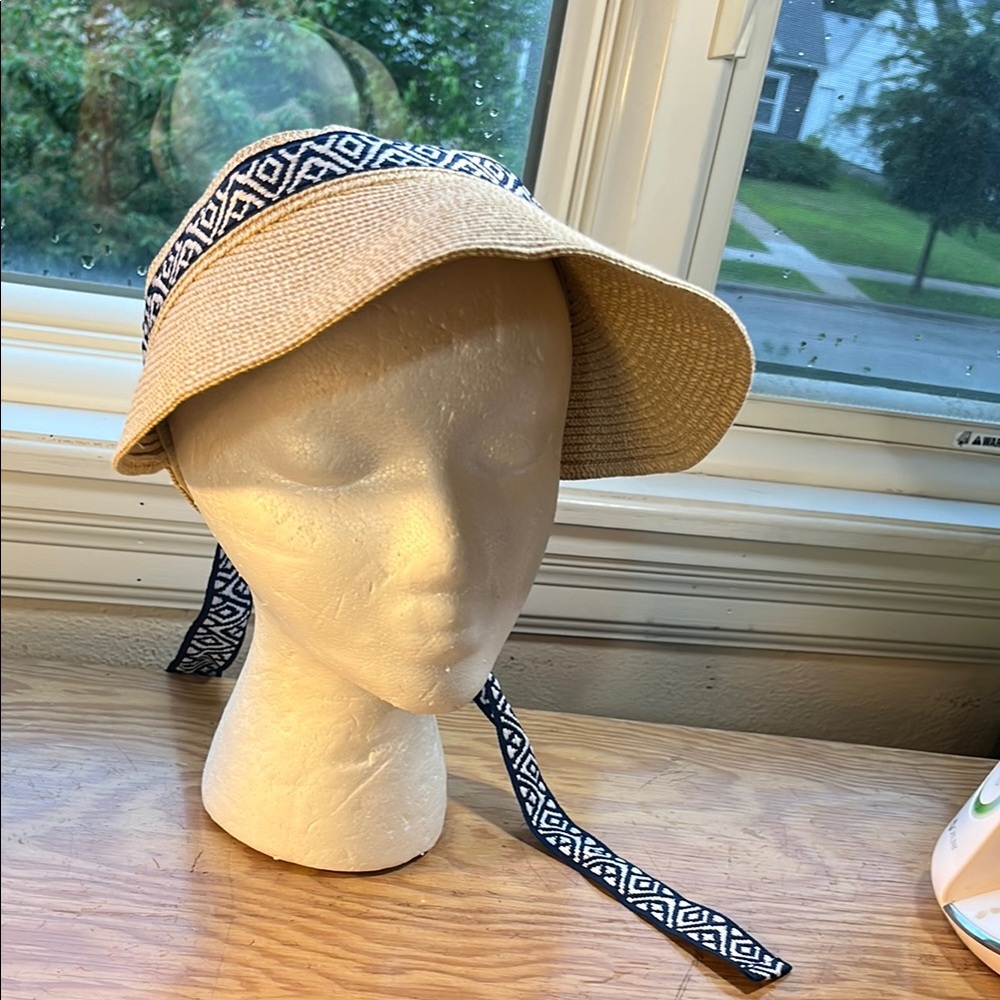 Sea & Grass Sun Shade with Navy and White Patterned Strap